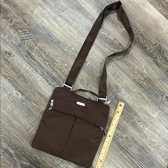 Baggallini Chocolate Messenger Bag - Picture 2 of 7